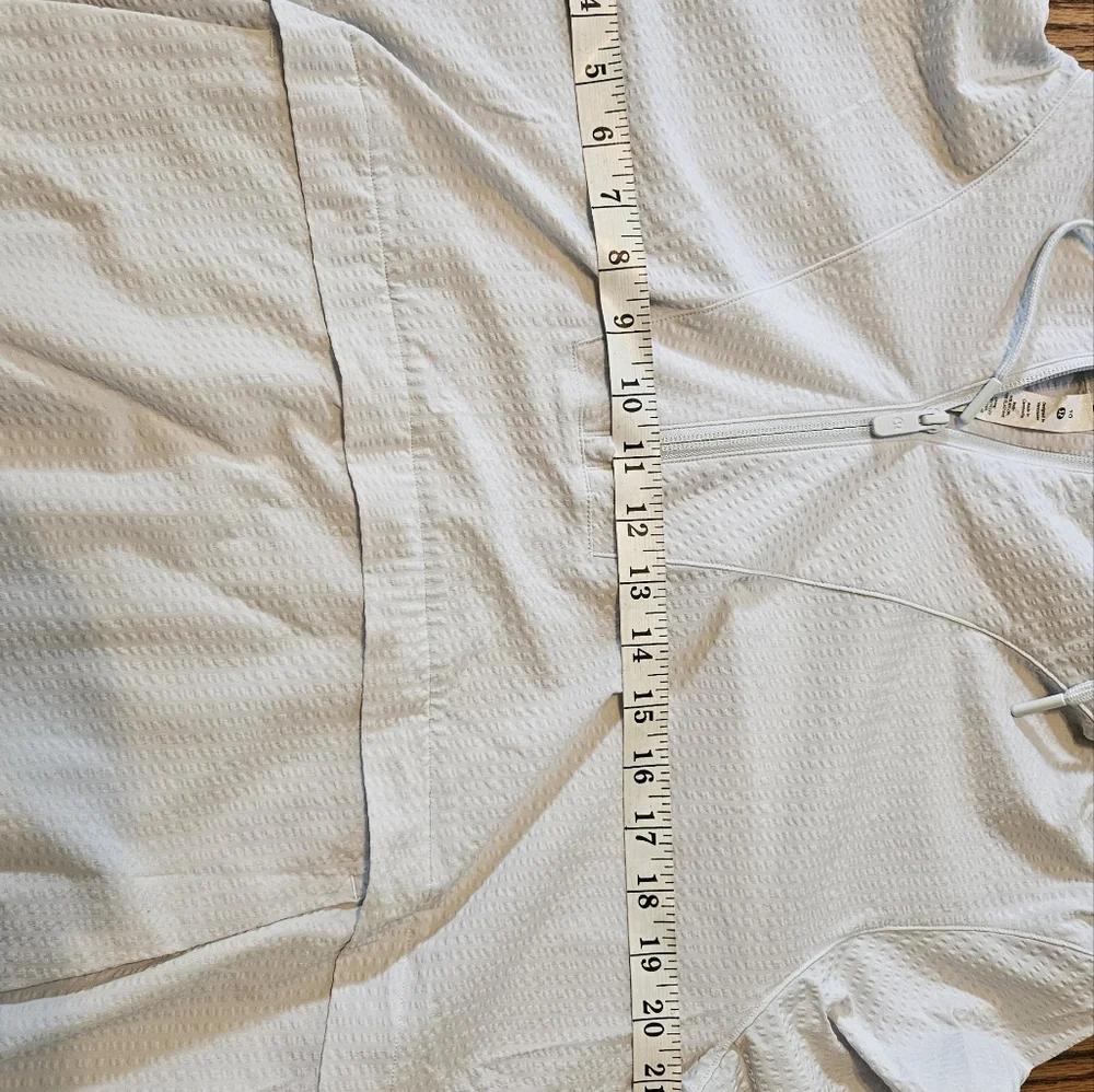 Lululemon Womens Pullover. Light Blue. Size 10. - Picture 7 of 10